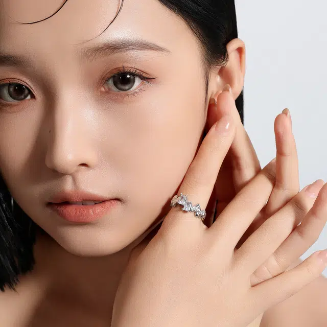 MISS XIA JWY