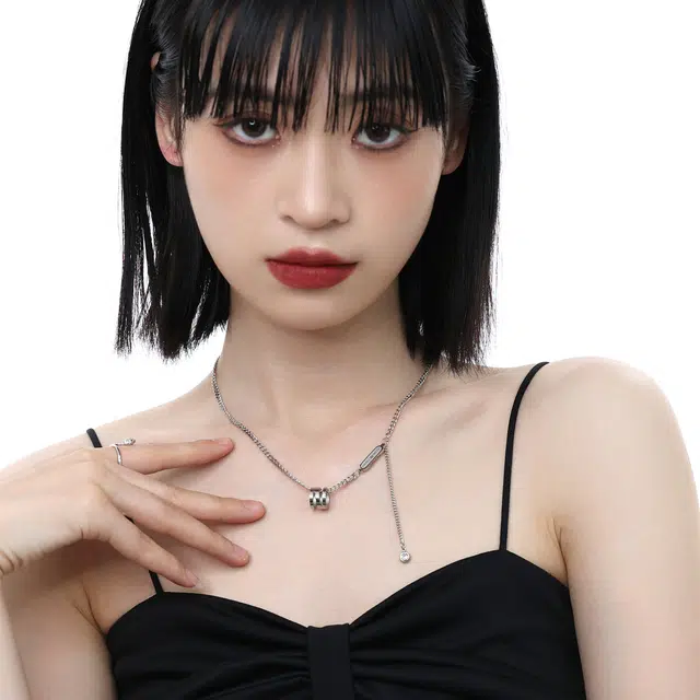 MISS XIA JWY