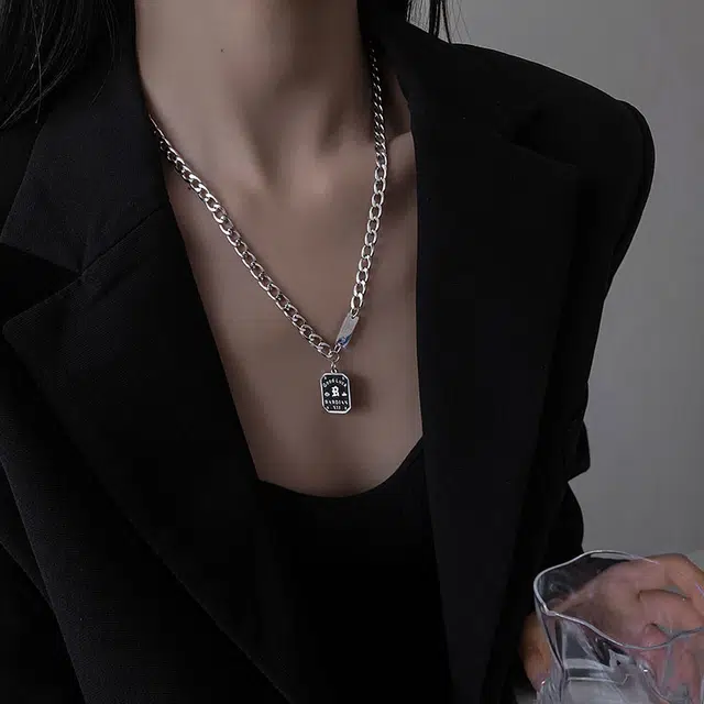 MISS XIA JWY