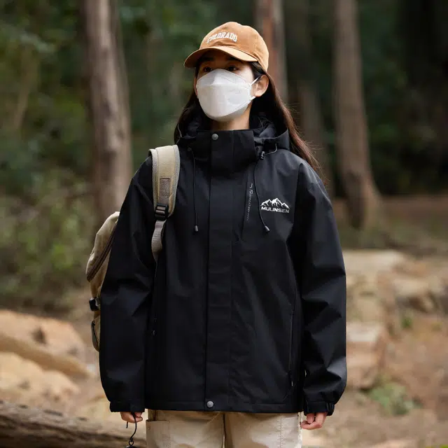 木林森 户外日常通勤远足防污防水透气山系可拆卸帽冲锋衣夹克外套 通用