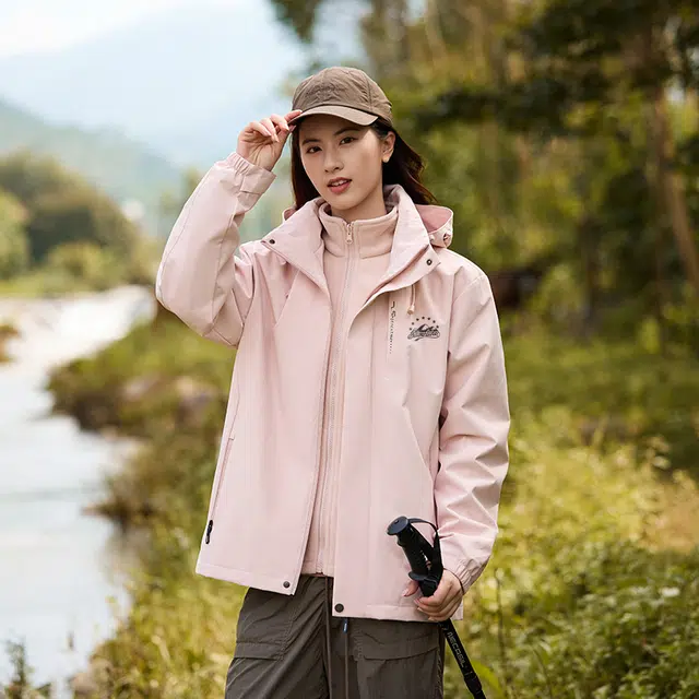 木林森 户外三合一加内胆防风防泼水日常通勤品牌山系星星花体字母印花透气可拆卸帽子魔术贴袖口拉链双门门襟长袖夹克 男女同款