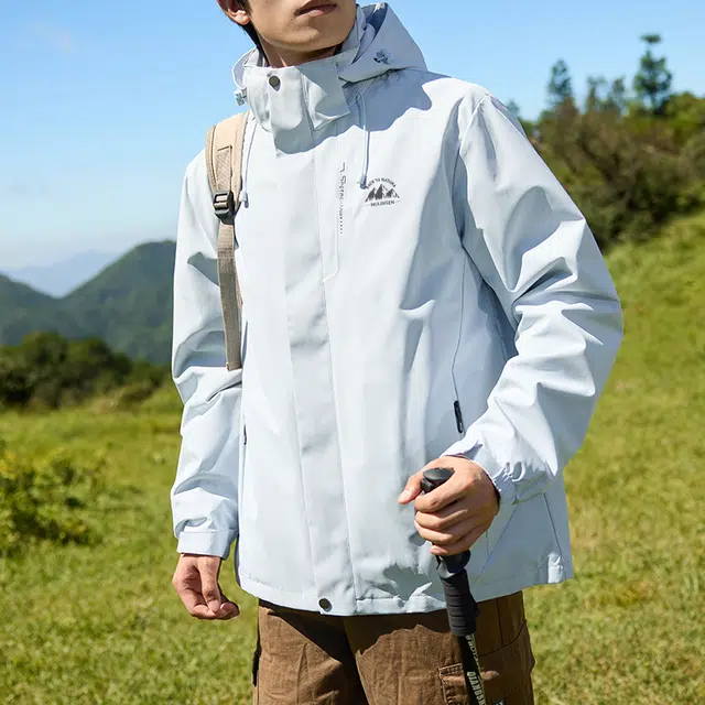 木林森 日常通勤透气防泼水防风纯色品牌山系英文可拆卸帽子夹克外套 男女同款