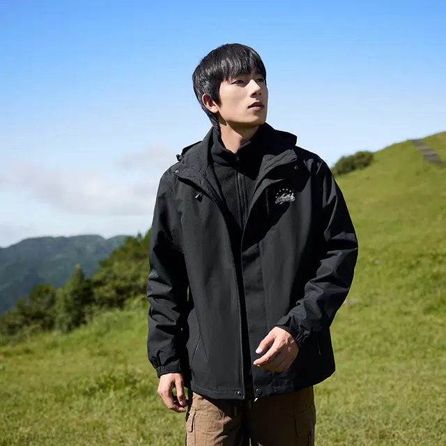 木林森 户外三合一加内胆防风防泼水日常通勤品牌山系星星花体字母印花透气可拆卸帽子魔术贴袖口拉链双门门襟长袖夹克 男女同款
