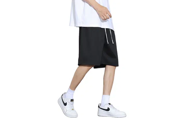 木林森 简约纯色宽松运动透气通勤系带时尚五分休闲短裤 男女同款