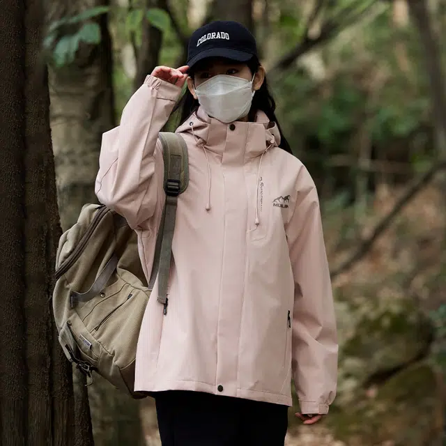 木林森 户外日常通勤远足防污防水透气山系可拆卸帽冲锋衣夹克外套 通用