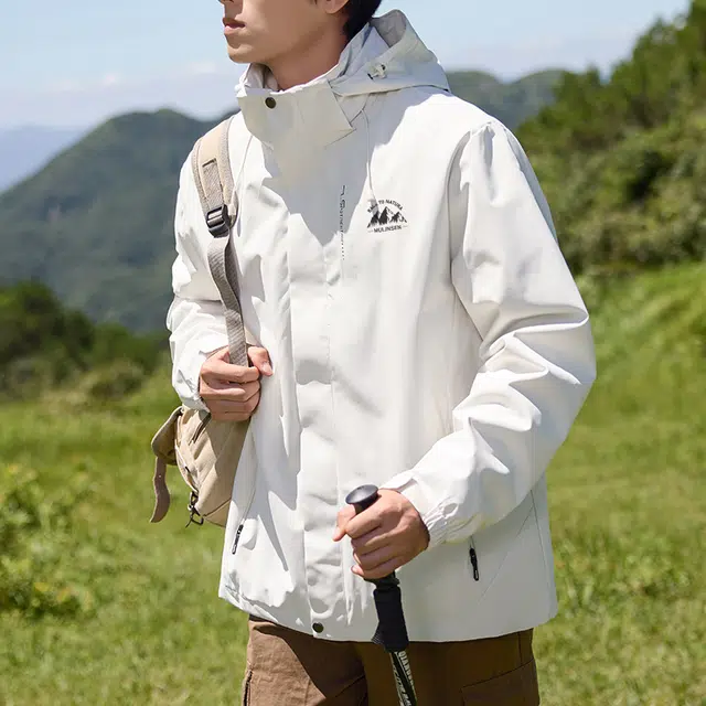 木林森 日常通勤透气防泼水防风纯色品牌山系英文可拆卸帽子夹克外套 男女同款