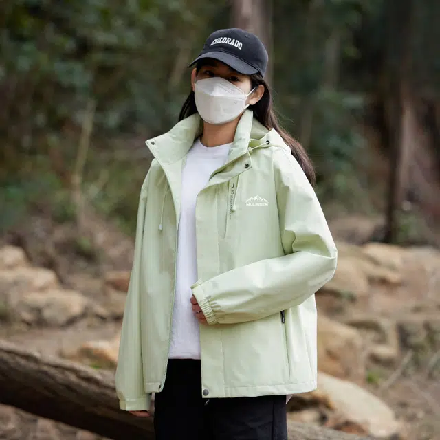 木林森 户外日常通勤远足防污防水透气山系可拆卸帽冲锋衣夹克外套 通用