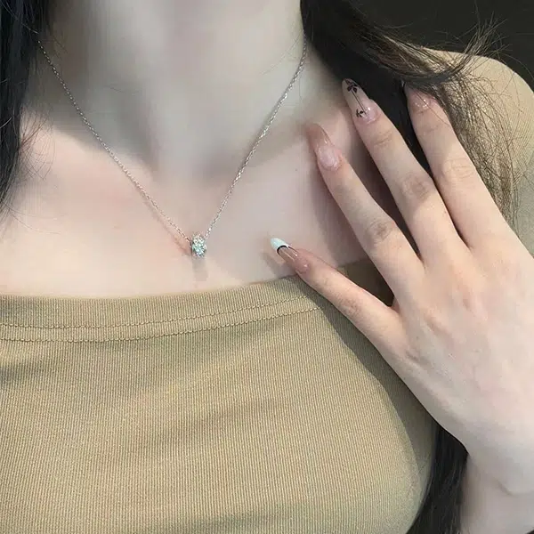 925