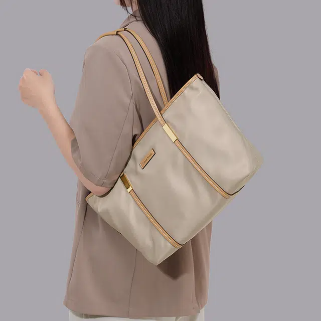 CinvaiKrose Tote