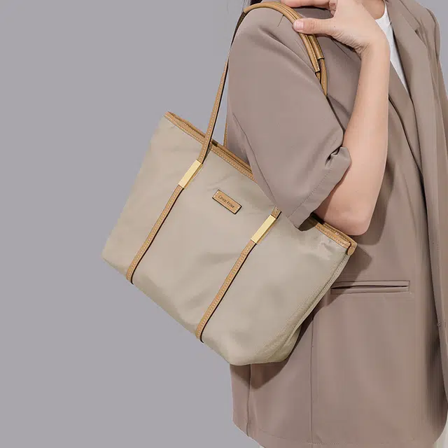 CinvaiKrose Tote