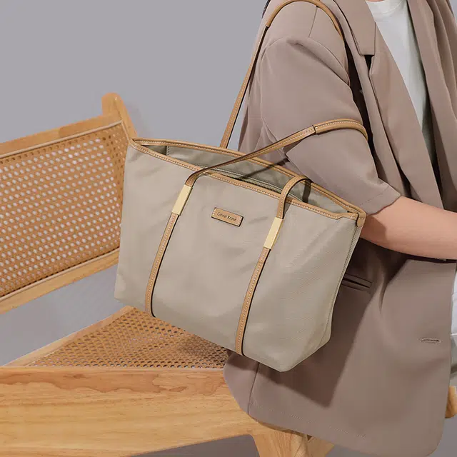 CinvaiKrose Tote