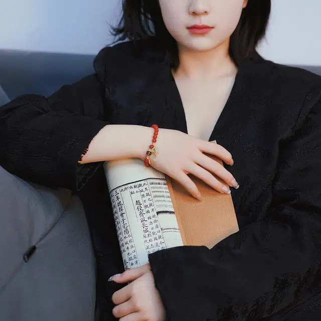 北隐 国风新中式蝴蝶花开  福禄安康 幸运平安转运气质闺蜜流苏复古红 玛瑙 玉石手串 女款 长辈好运 礼盒款