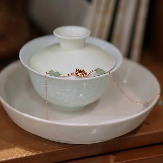 北隐 国风新中式好运莲莲 招财转运珠 小众闺蜜 清冷森系 水晶 玉石手链 男女同款情侣款 恋爱告白 礼盒款