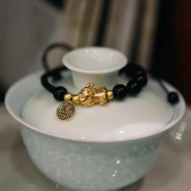 北隐 国风新中式招财貔貅 转运本命福牌 小众闺蜜气质轻奢新年串珠 玛瑙 玉石手链 男女同款情侣款 长辈好运 礼盒款