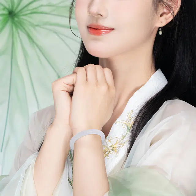 北隐 【高品质】白月光高透玉料 新中式宽圆条素圈国风 汉服搭配清雅 玉髓 手镯 女款 礼品礼盒