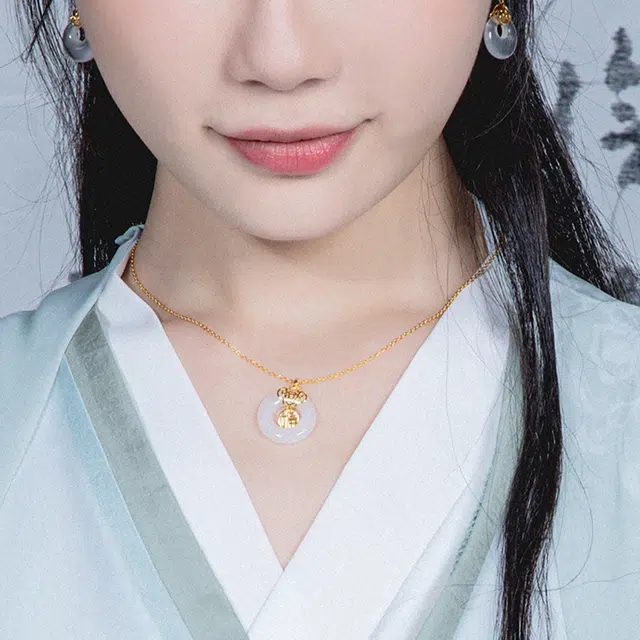 北隐 福气满满福牌平安扣 国风吊坠小众设计精致锁骨链 新中式高级质感 琉璃 玉石项链 男女同款情侣款