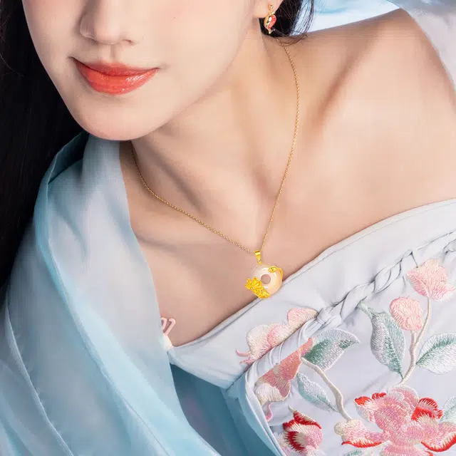 北隐 新中式繁花平安扣轻奢小众简约高级质感设计锁骨链 送礼闺蜜女友百搭生日礼 玉髓 项链 女款