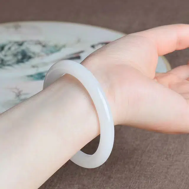 北隐 【高品质】白月光高透玉料 新中式宽圆条素圈国风 汉服搭配清雅 玉髓 手镯 女款 礼品礼盒