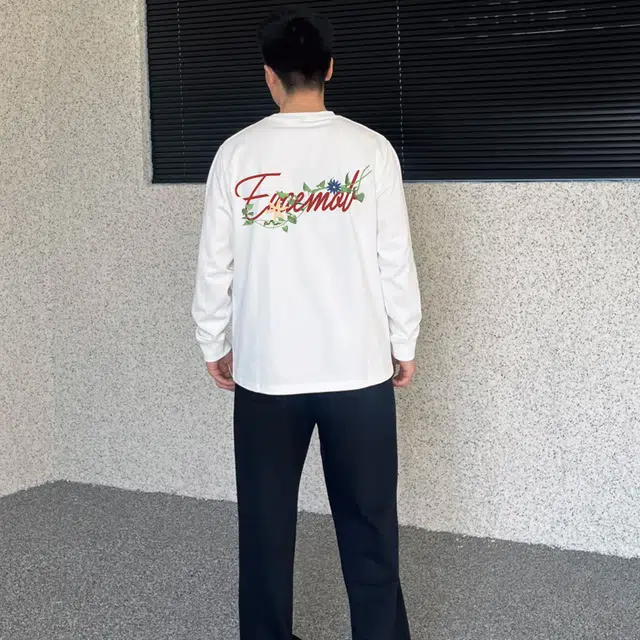 *EVAE+MOB Logo T