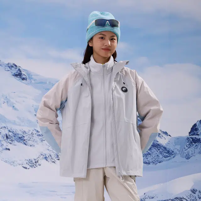 熊猫  硬糖系列-沐雪 纯色山系户外抓绒内胆连帽宽松三防三合一  防水防风耐磨保暖防泼水防寒冲锋衣 男女同款
