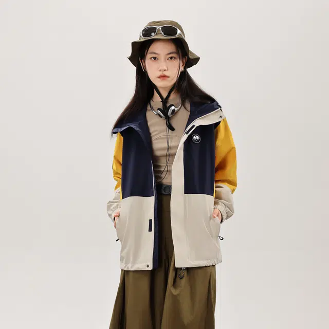 熊猫  拼接撞色休闲舒适连帽  防水防风耐磨冲锋衣 男女同款