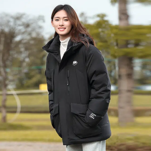 熊猫 户外纯色设计休闲大口袋连帽加厚中长款工装羽绒服 男女同款 幻影黑
