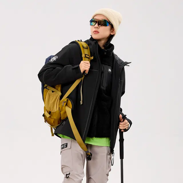 熊猫  舒适休闲简约三合一连帽  保暖防风防水透气冲锋衣 男女同款