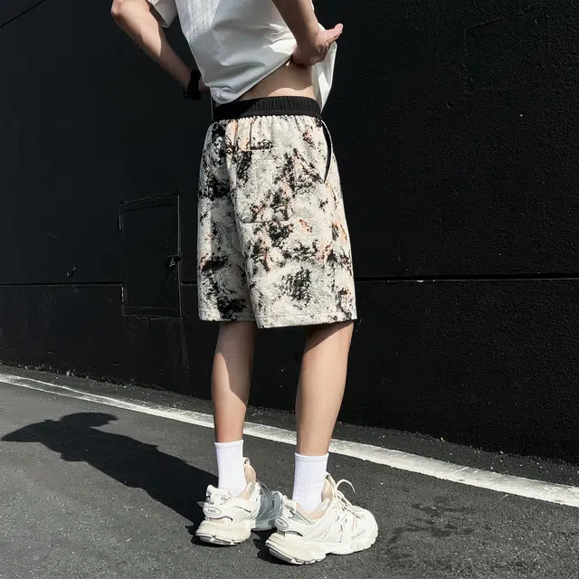 LA'T.WEEKEND 5
