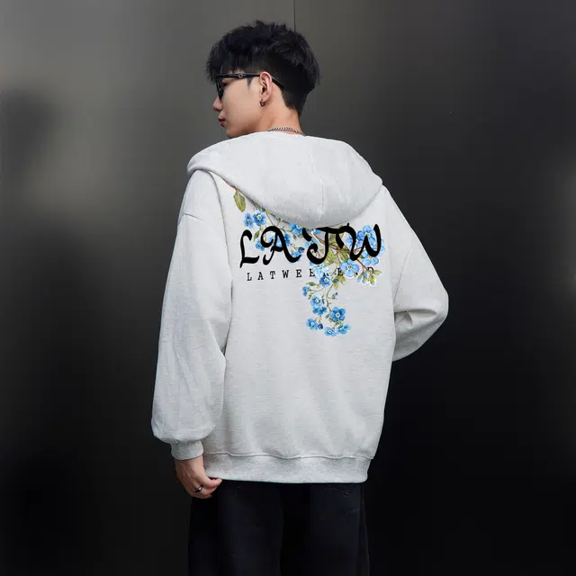 LA'T.WEEKEND Logo