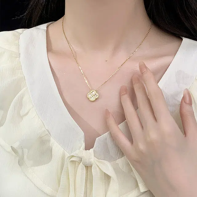 S925
