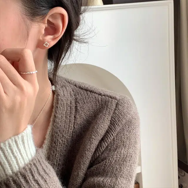 S925