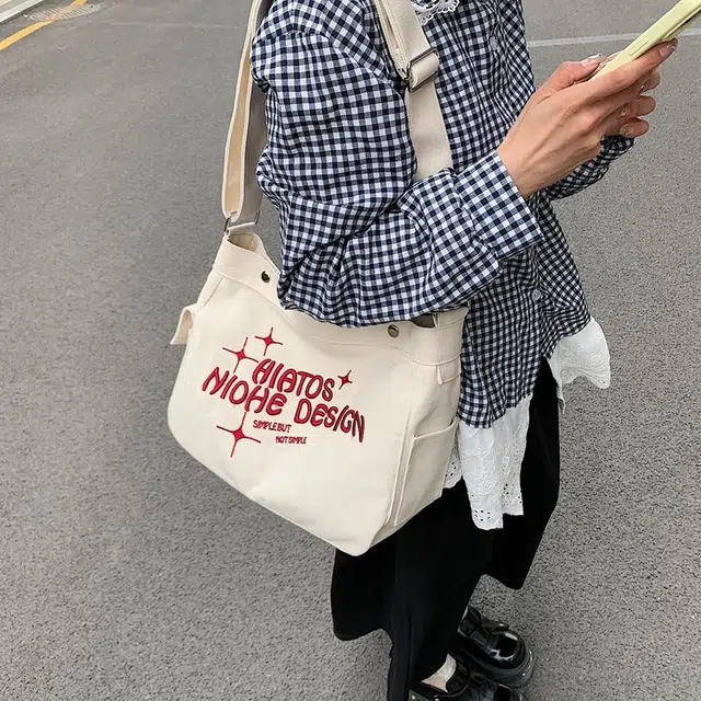 轩玺 日系慵懒风大学生上课百搭通勤 帆布 单肩斜挎包 女款 黑色/白色