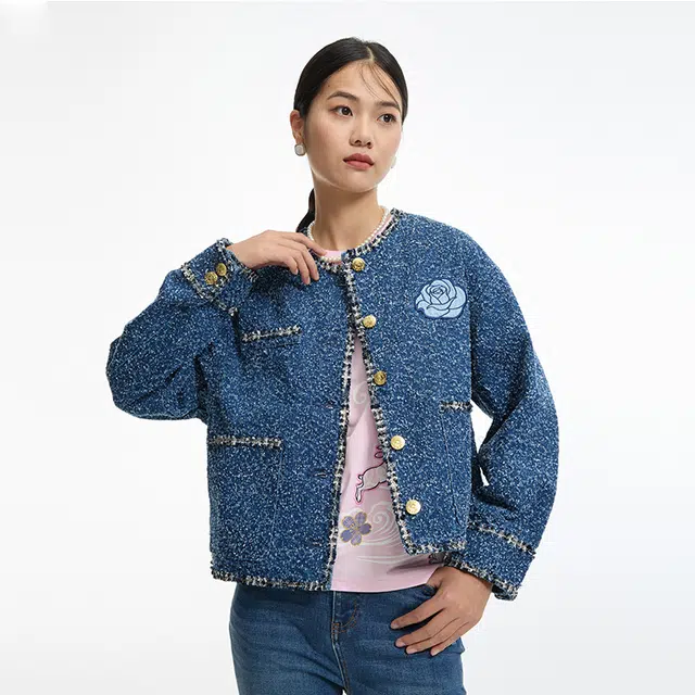 鬼洗 小香风玫瑰贴布绣修身圆领牛仔外套 女 蓝