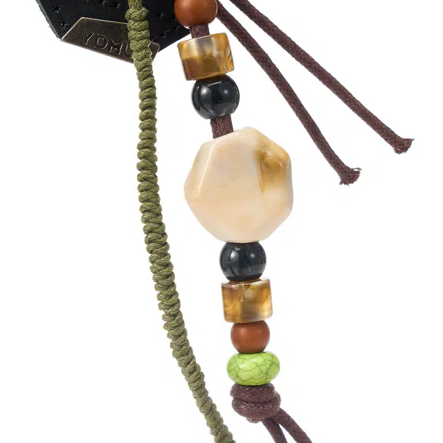 黑田矢衛 小众高级感手工串珠植鞣真皮牌装饰挂件裤链钥匙扣小号挂饰 树脂拼牛皮拼金属 自然之韵 包周边 男女同款情侣款 黑色