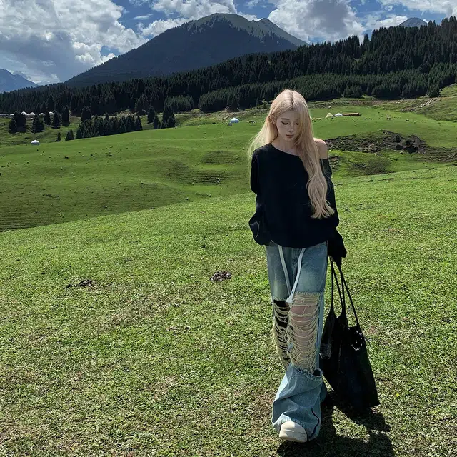 花蔓色 美式辣妹宽松设计感多样露肩长袖上衣卫衣 女款