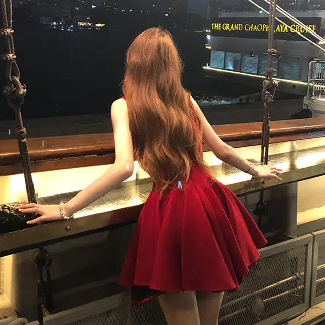依钗 玫瑰人生蝴蝶结千金感收腰纯色四米裙摆公主裙吊带连衣裙 女款