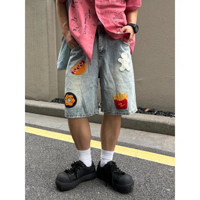 松岚 美式复古高街水洗卡通创意毛巾绣小众设计潮流时尚阔腿户外日常宽松透气通勤柔顺舒适透气五分休闲牛仔短裤 男女同款