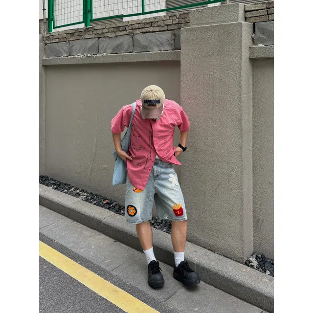松岚 美式复古高街水洗卡通创意毛巾绣小众设计潮流时尚阔腿户外日常宽松透气通勤柔顺舒适透气五分休闲牛仔短裤 男女同款