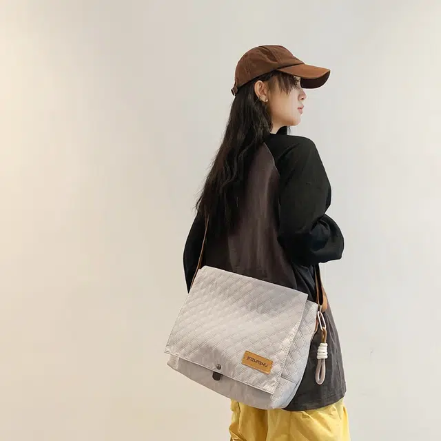 德力熊 尼龙 男女同款情侣款 潮牌新款韩系工装风背包学生休闲单肩包 多色