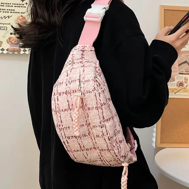 德力熊女生多色大容量通勤格纹百搭饺子包新款高颜值小清新单肩斜跨胸包腰包 涤纶