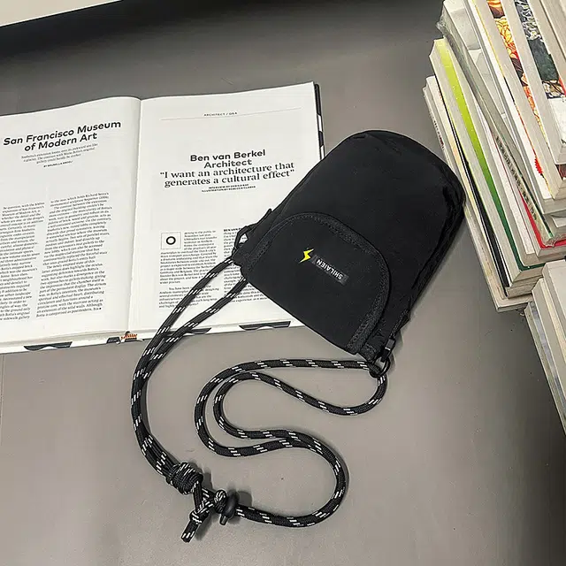 德力熊 个性拼色轻便旅行背包百搭便携式手机包 尼龙 斜挎包 常规 男女同款情侣款 黑色/紫配绿/蓝配黄/白配紫