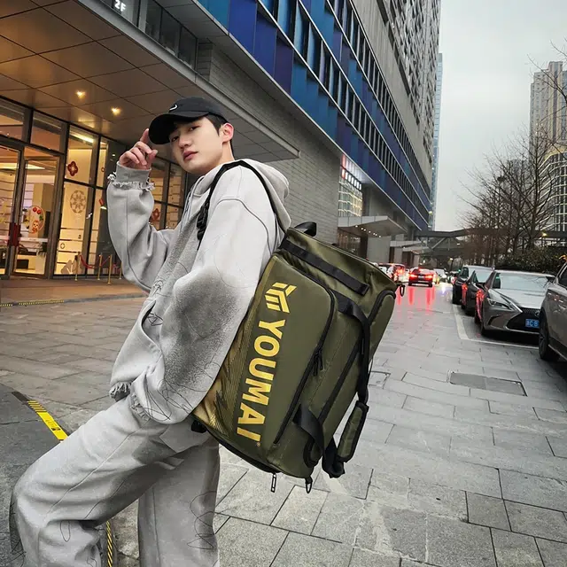 德力熊 潮流健身包羽毛球运动 牛津布 旅行包 男女同款情侣款 多色