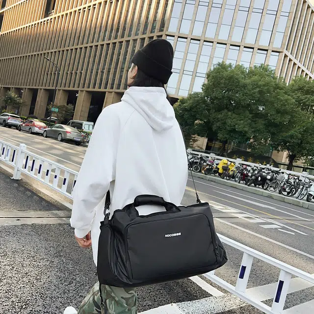德力熊 单肩包 时尚运动健身包手提行李袋大容量便携单肩包 多色 可选情侣 男女同款情侣款 牛津布