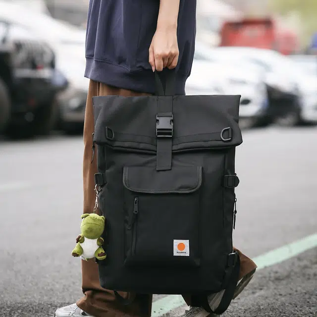 德力熊 大容量通用时尚潮酷旅游个性休闲拉链开合 牛津布 书包背包双肩包 常规 男女同款情侣款 黑