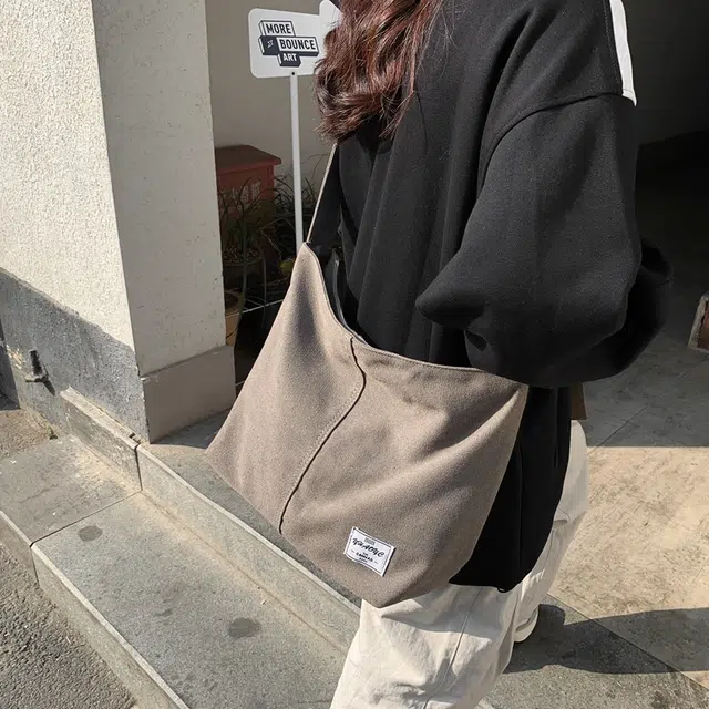 德力熊 轻便简约百搭可爱 帆布 单肩包斜挎包 大号 男女同款情侣款 黑色/灰色/咖啡色/卡其