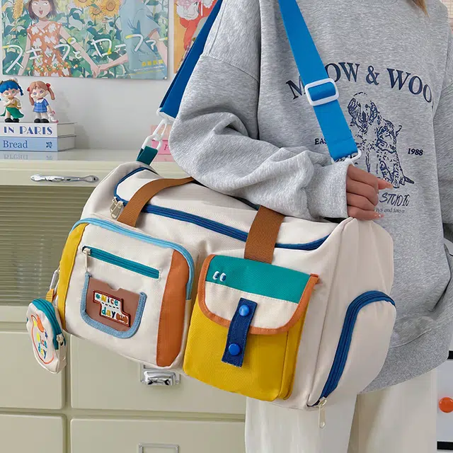 德力熊 潮牌撞色大容量手提斜挎包多功能旅游出差行李包收纳包 尼龙 旅行包 女款 米白色