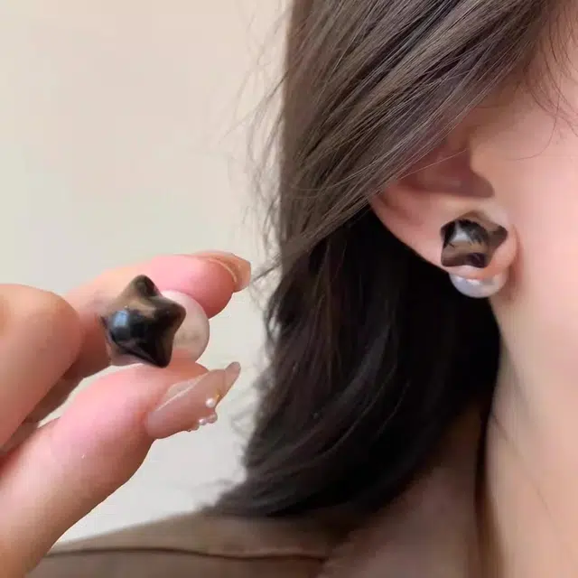 彤彤兔 美拉德豹纹仿珍珠两戴耳钉女秋冬复古高级感气质星星百搭 树脂 耳环 女款