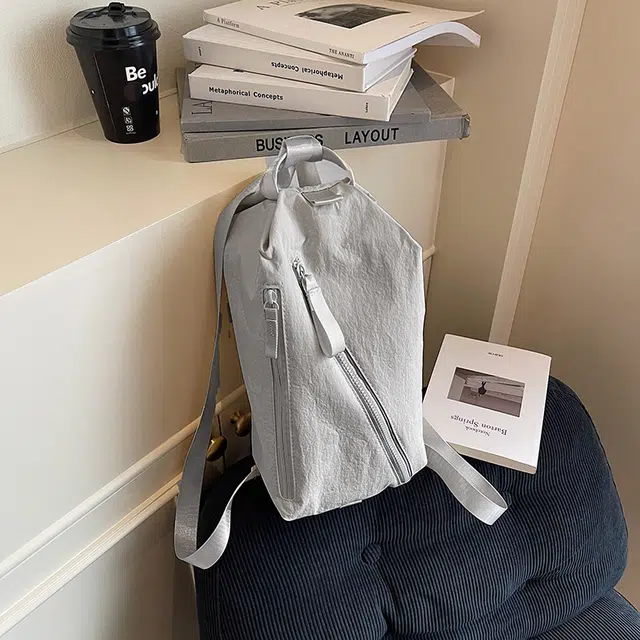 德力熊 纯色简约个性百搭小众设计 尼龙 单肩包 常规 女款 灰色/米白/紫色/绿色