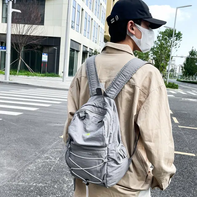 彤彤兔 轻便登山高颜值初 水洗布 双肩包 大号 男女同款情侣款 多色