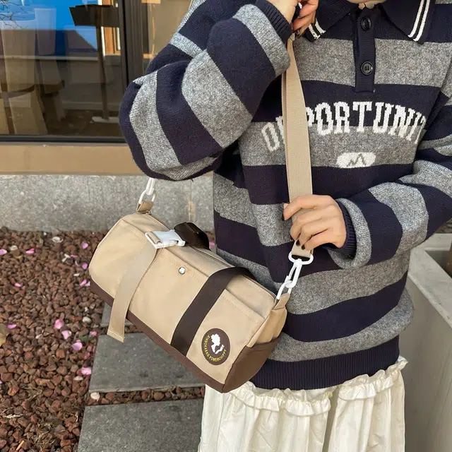 德力熊尼龙女生多色拼色单肩包手提包运动休闲斜挎健身包包大容量旅行背包